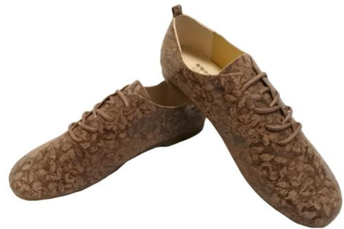 【かぼちゃの馬車 CA-15FL ブラウン】フラワー柄の靴紐シューズ